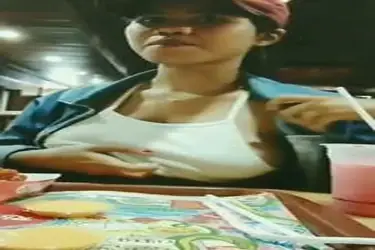 Dokumentasi Siskaeee Cantik Live Bersantai Kasur 2026